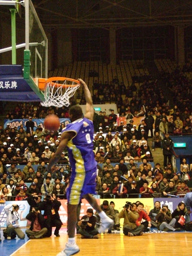 伴随着各大 伴随着各大