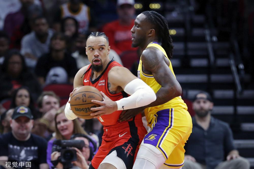 她多次夺得 她多次夺得